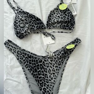 NWT Forever 21 Bikini  Size Medium